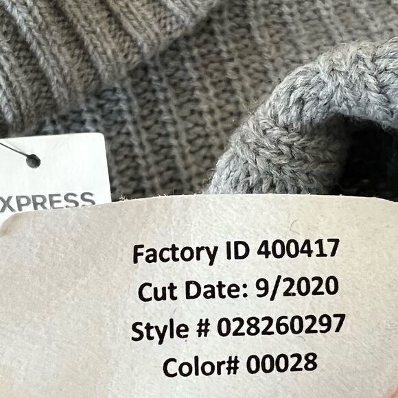 Express Gray Knit Mock Neck Pullover Sweater W/ Wide Cuff Sleeves XS - Picture 10 of 10